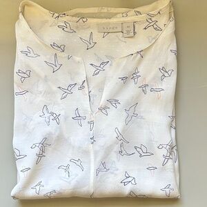 Nordstrom (Hinge)  Off White V Neck Short Sleeve Blouse with XS